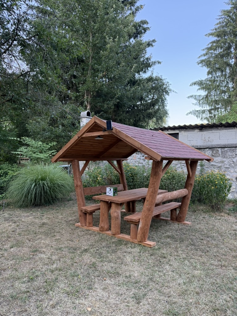 A Patak Vendégház kertje filagóriával